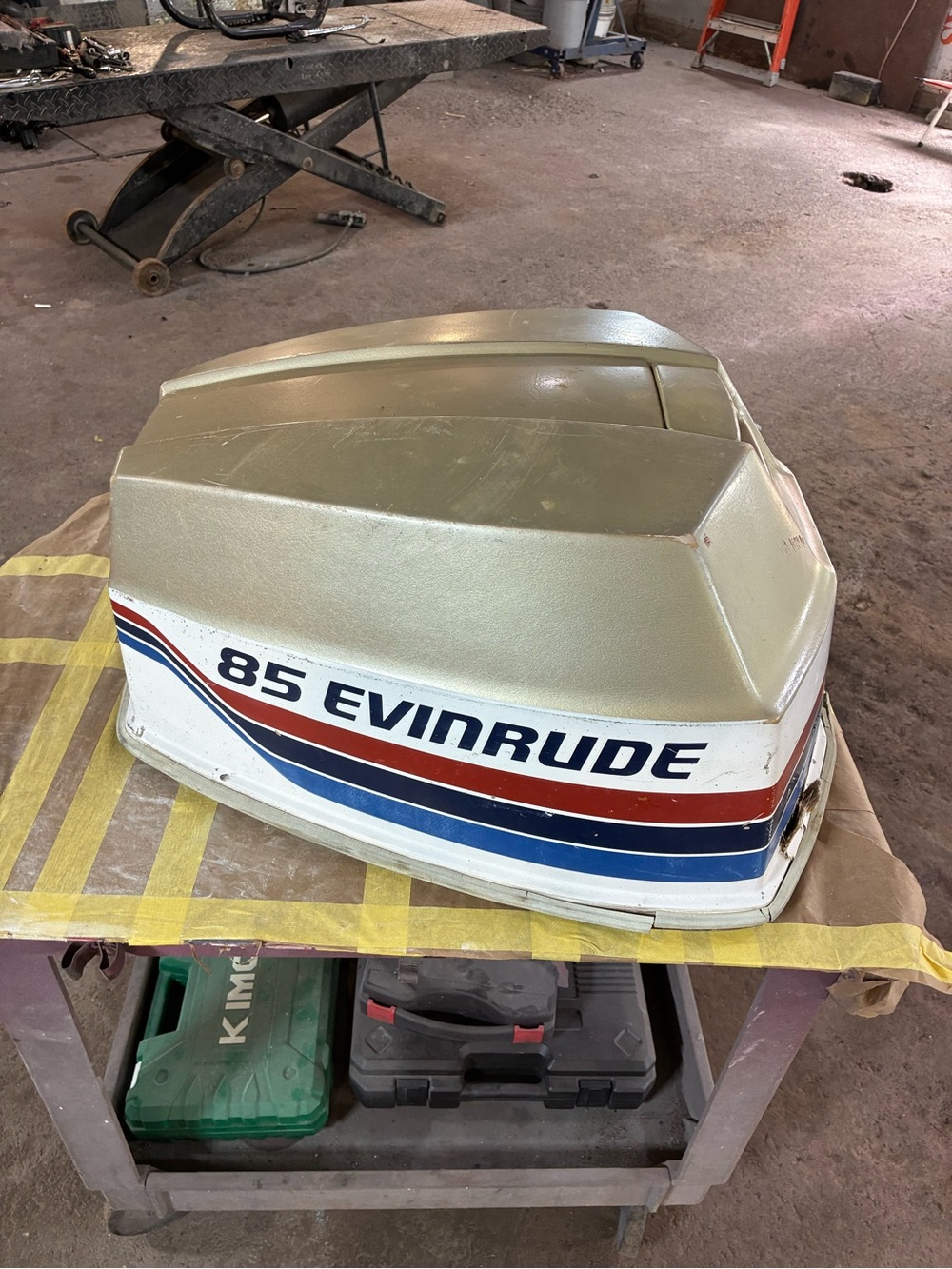 85 Evinrude Outboard Motor Cover - White, Blue & Red 1977